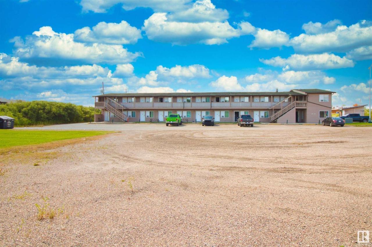 Kings Court Motel Cold Lake Exteriér fotografie