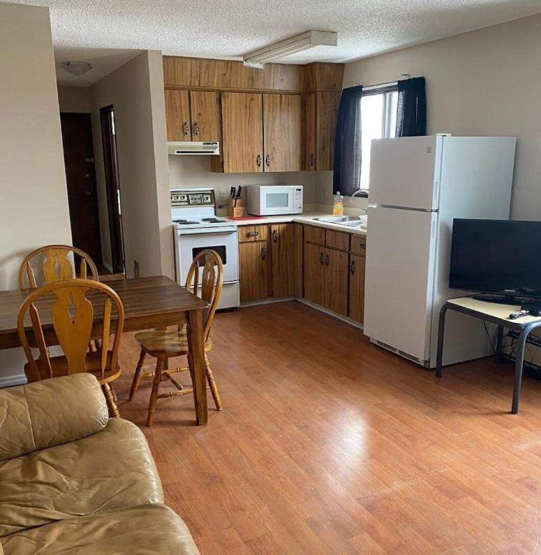 Kings Court Motel Cold Lake Exteriér fotografie